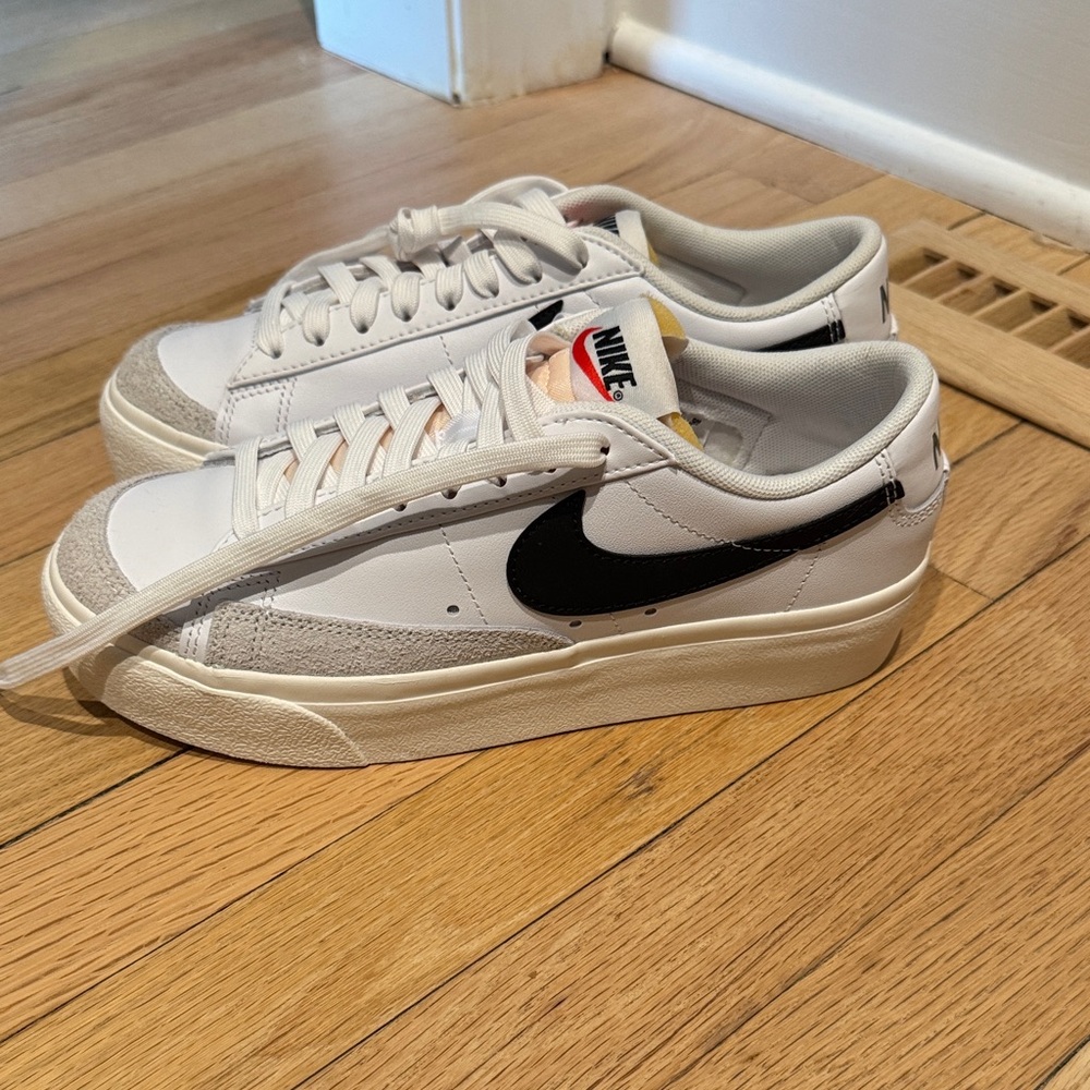 Nike White and Black Blazer Low-Top Sneakers Brand New
